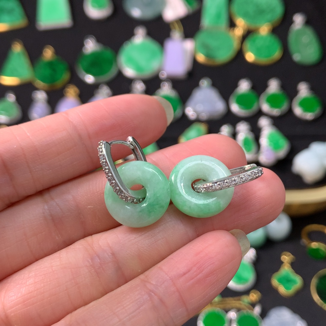 翡翠未镶嵌吊坠(不含链)有纹裂