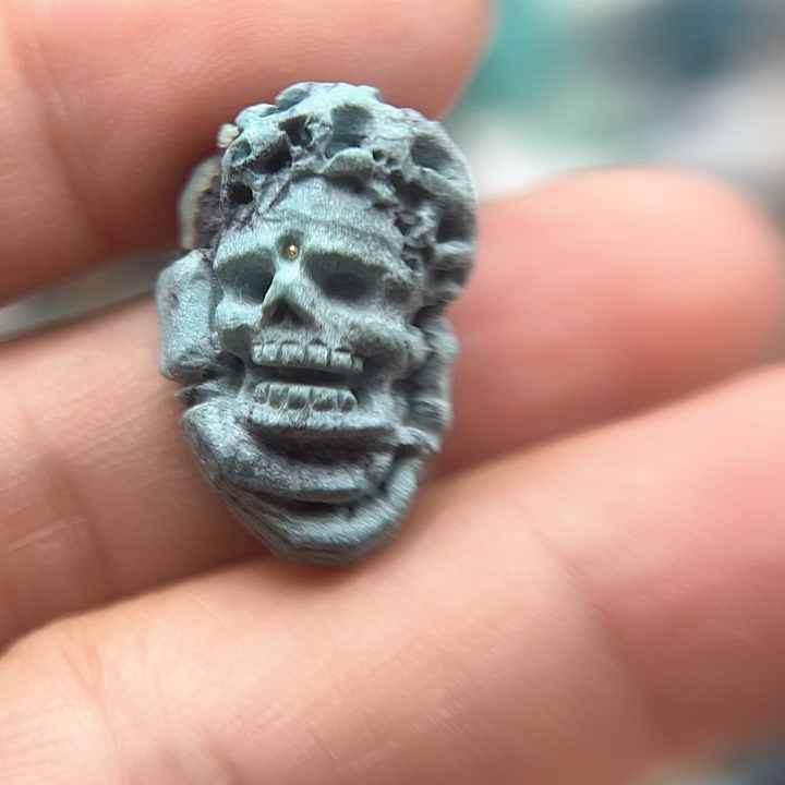 绿松石颈饰未镶嵌