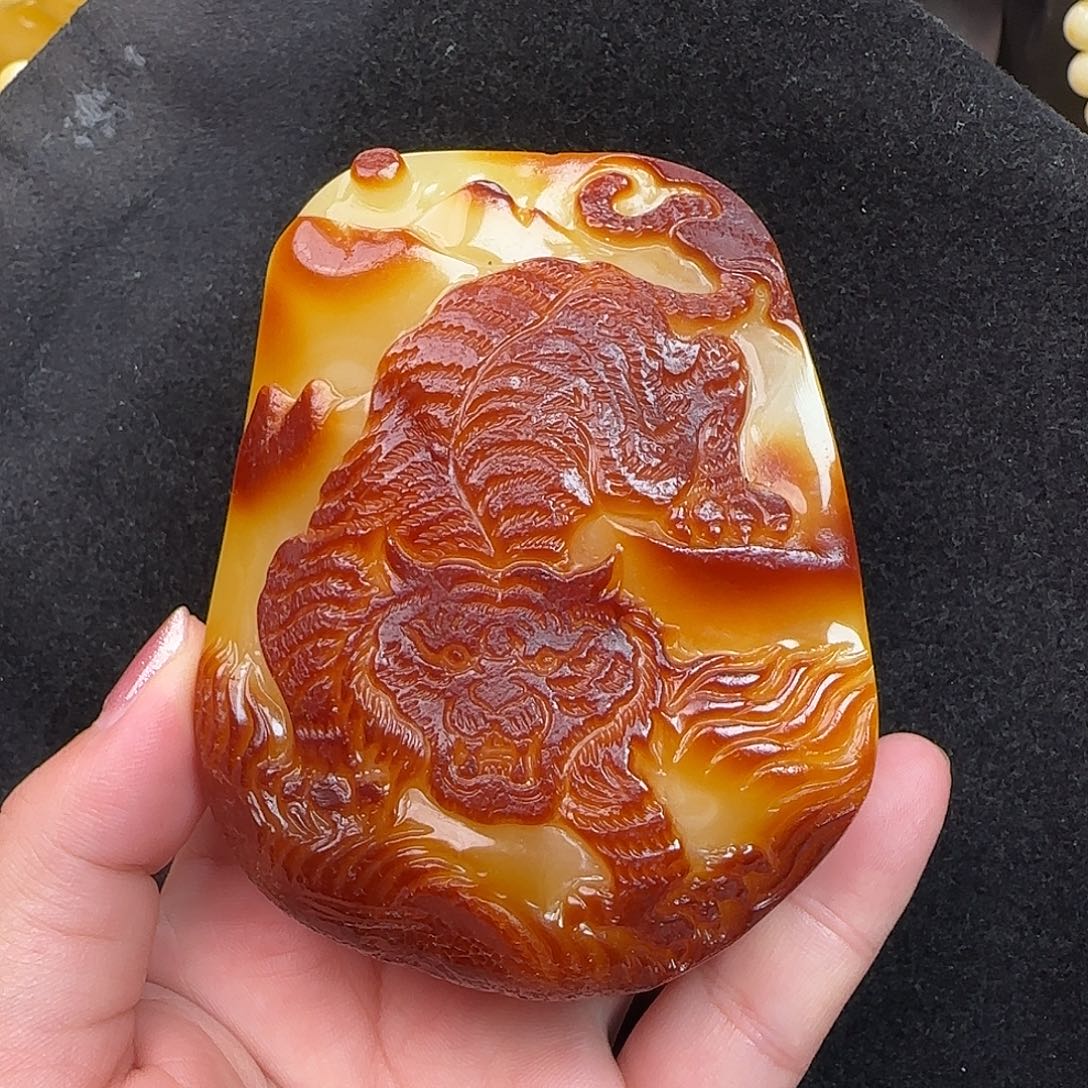 蜜蜡未镶嵌珠宝奇石