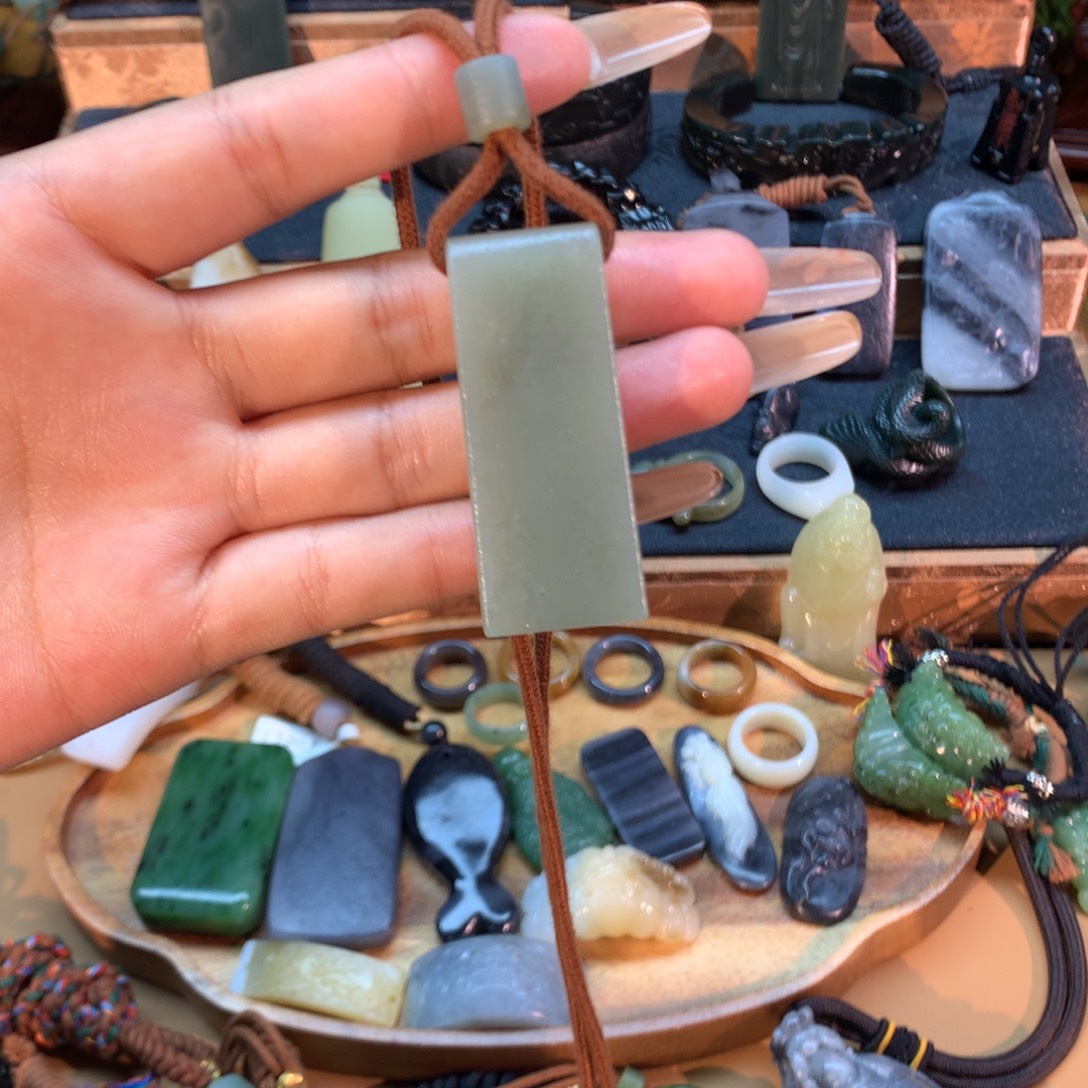 和田玉（糖玉）未镶嵌挂件