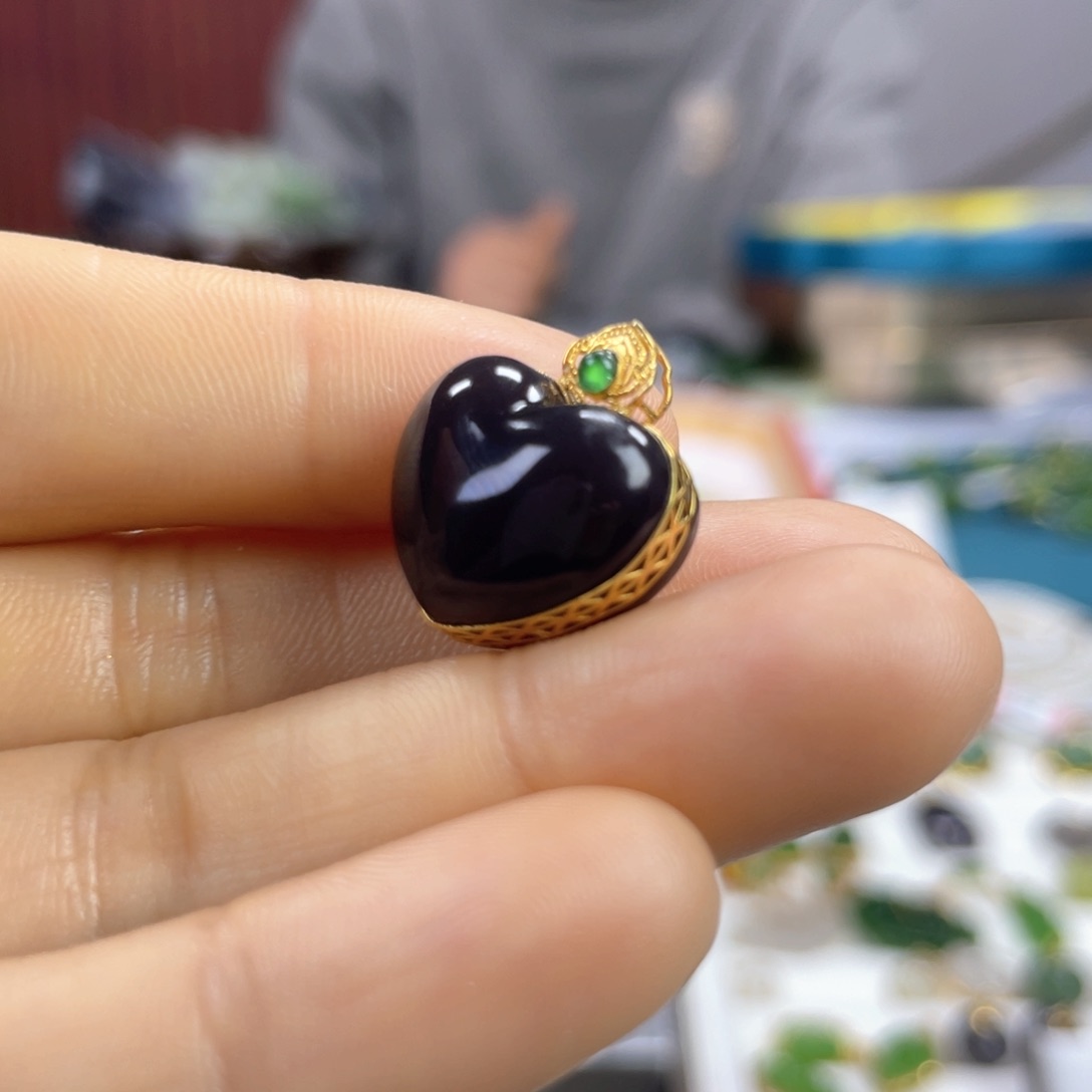 和田玉颈饰18K金镶嵌