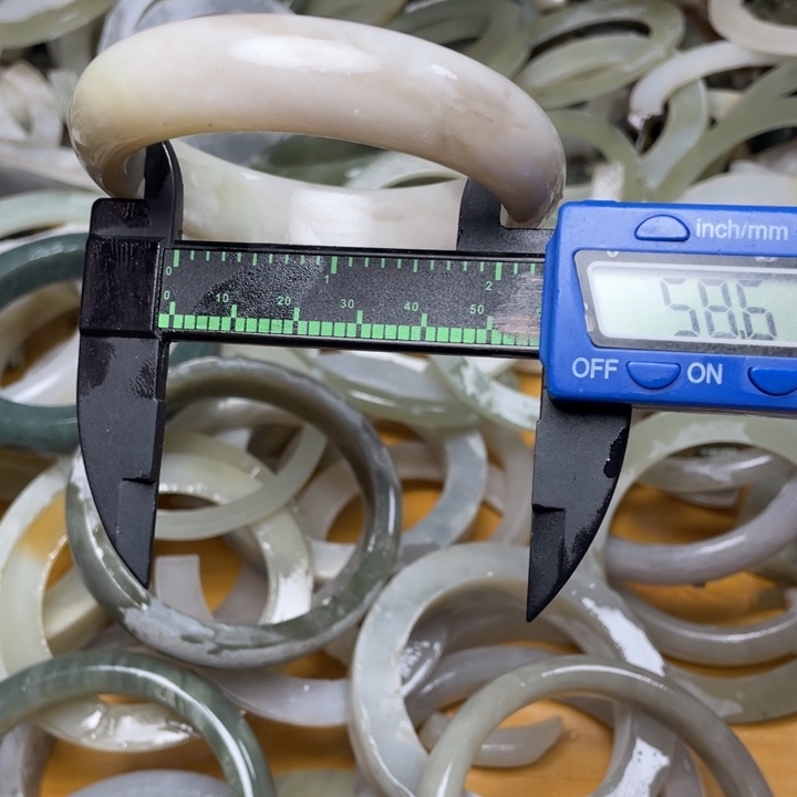 和田玉未镶嵌珠宝半成品