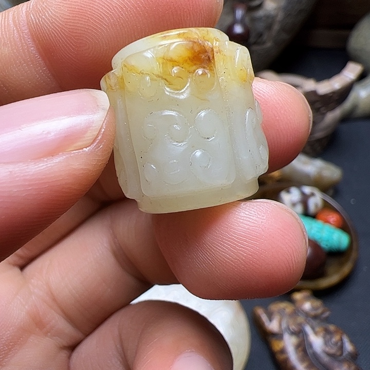 颈饰未镶嵌和田玉（糖玉）苗*