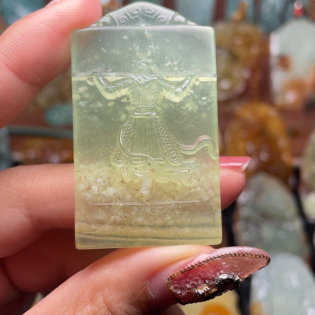 蛇纹石玉颈饰未镶嵌