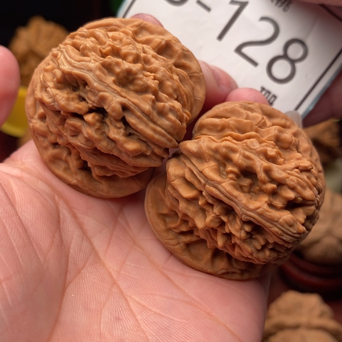 文玩核桃把件汉高楼42