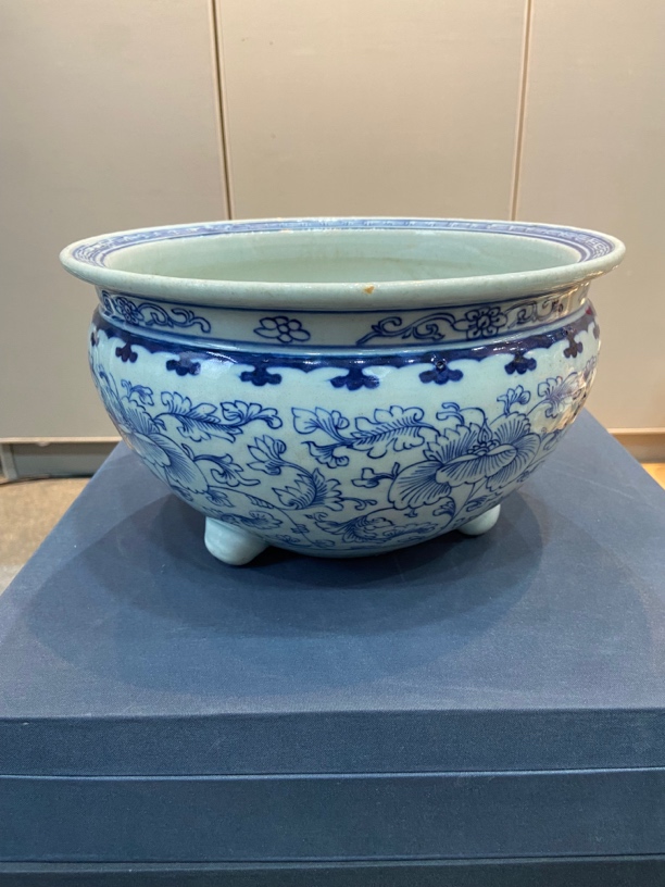 现代工艺品，缠枝莲