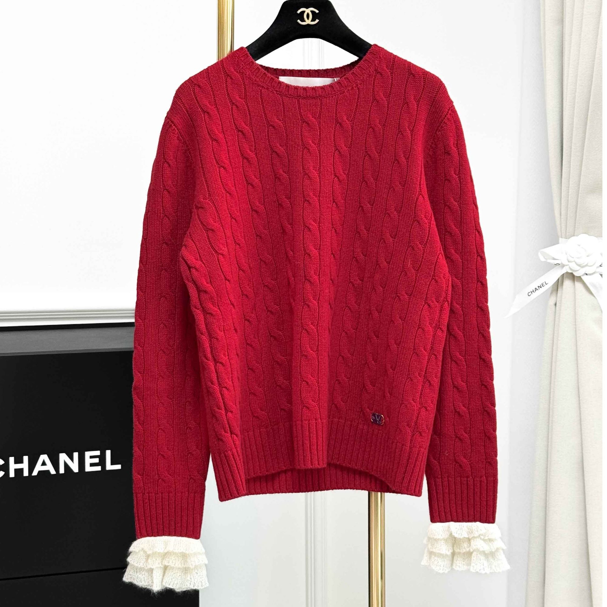 99新 Valentino/华伦天奴  XL码麻花提花拼荷叶边袖口针织上衣