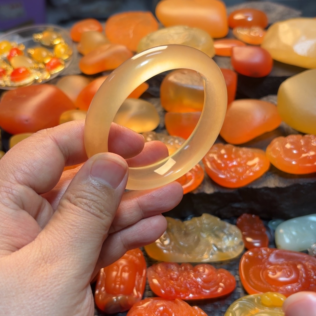 石英质玉手镯未镶嵌雪*