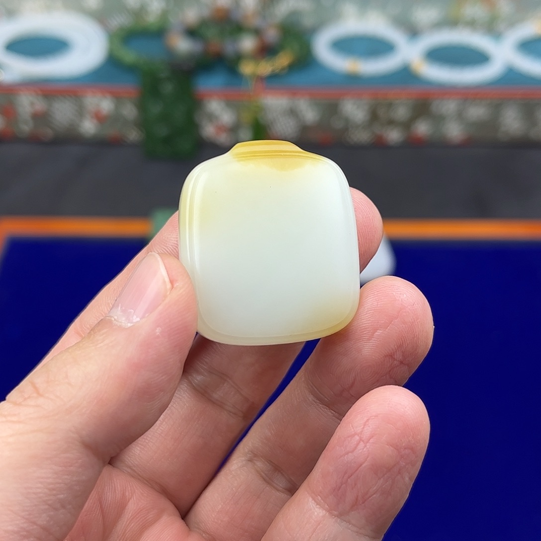 稻***人和田玉未镶嵌挂件