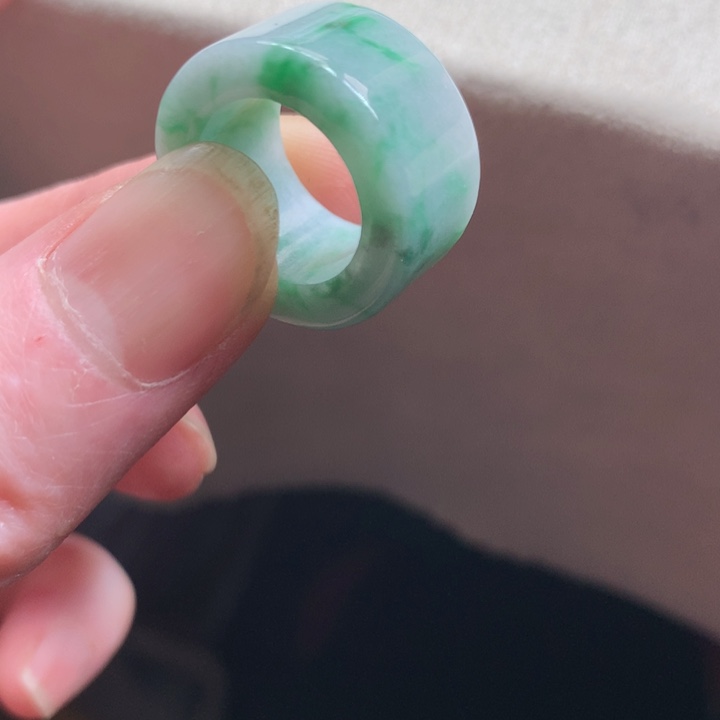 翡翠颈饰未镶嵌吊坠