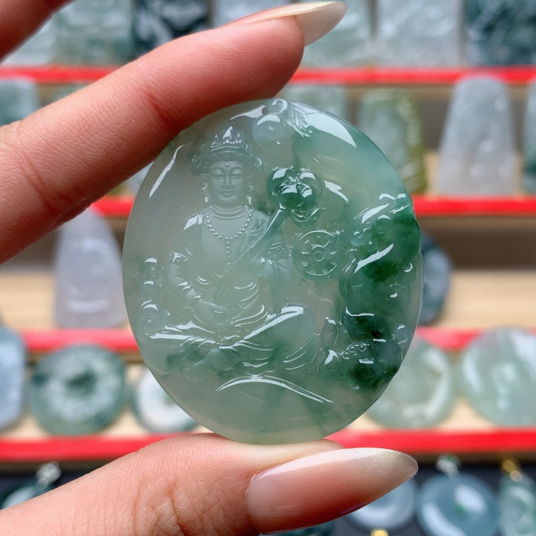 翡翠颈饰未镶嵌观音