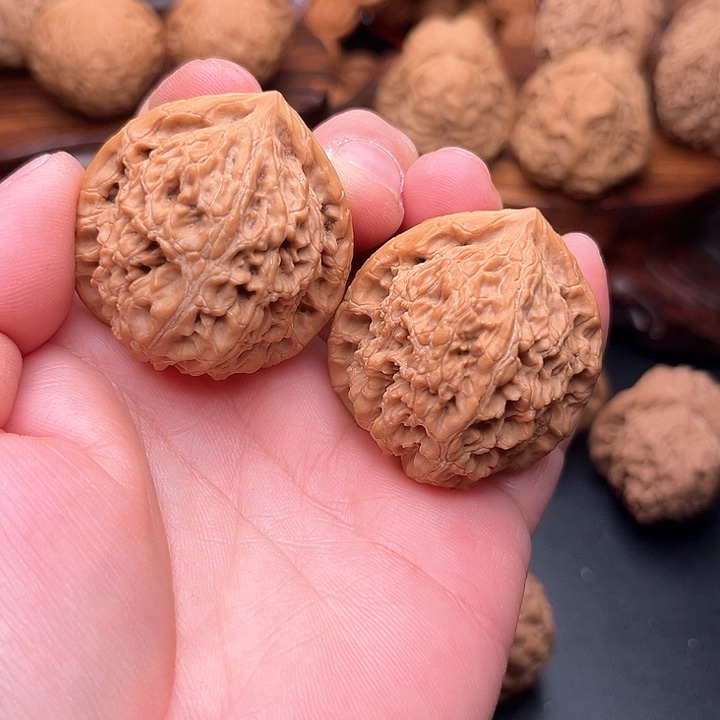 桃核把件核桃水龙纹38