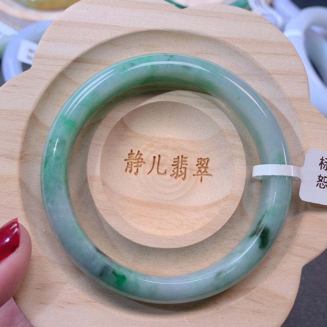 翡翠手镯未镶嵌54.7圈口