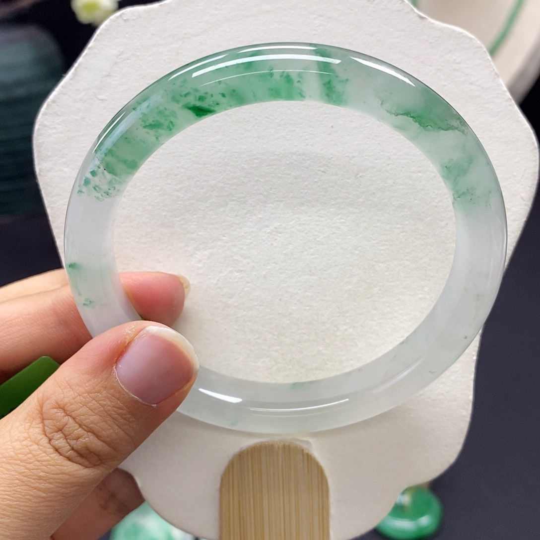 石英质玉手镯未镶嵌64-66圈口可戴