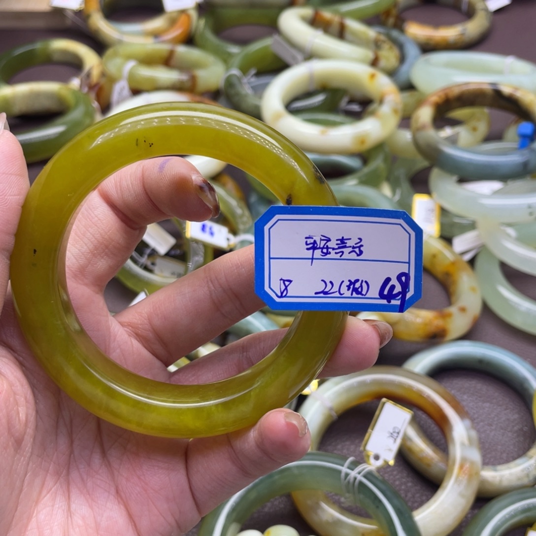 平***乐蛇纹石玉未镶嵌手镯