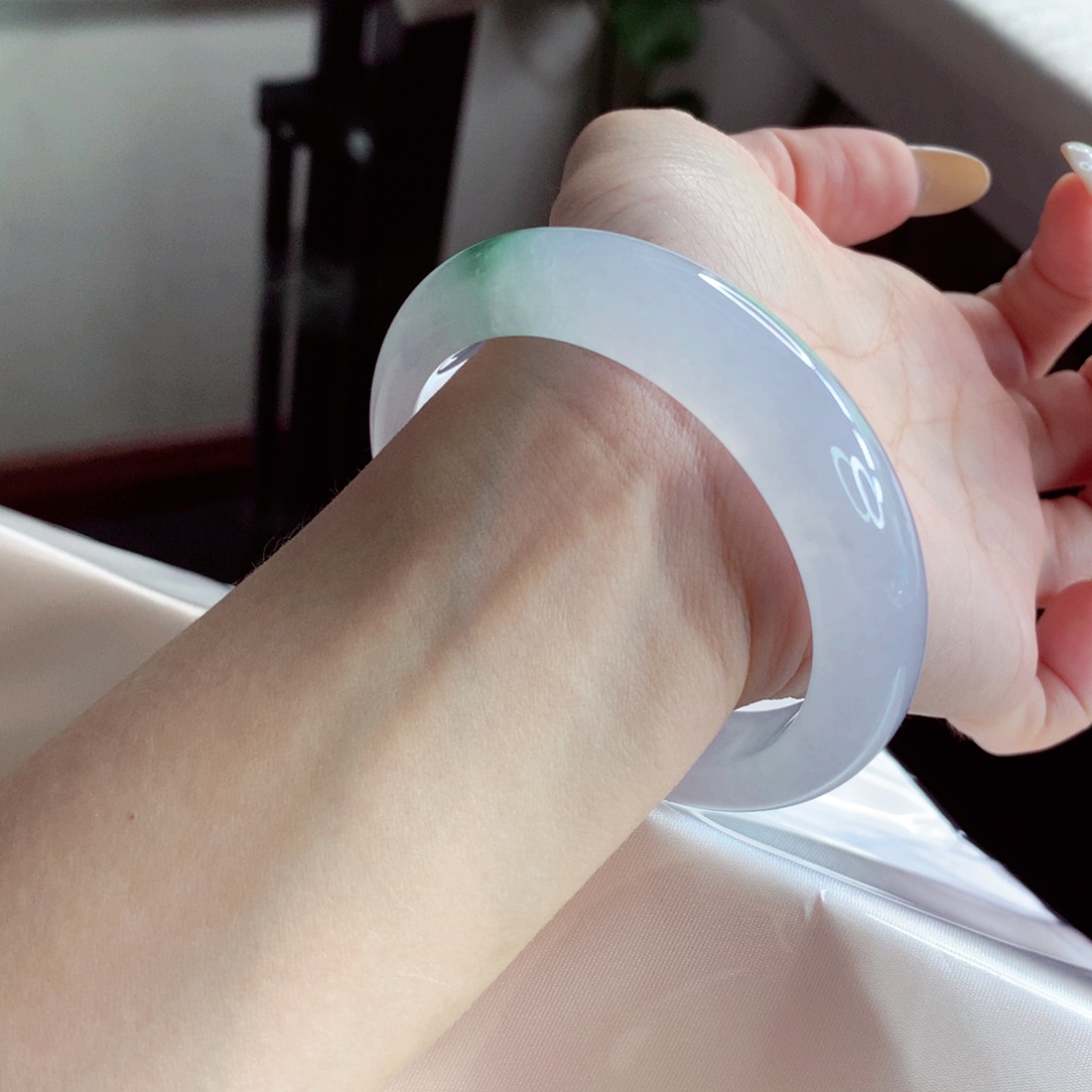 翡翠手镯未镶嵌55.8 宽边冰粉飘绿花 灵