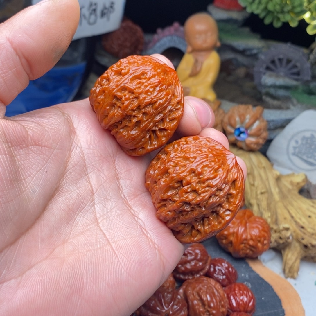 磊***磊文玩核桃把件泥鳅背