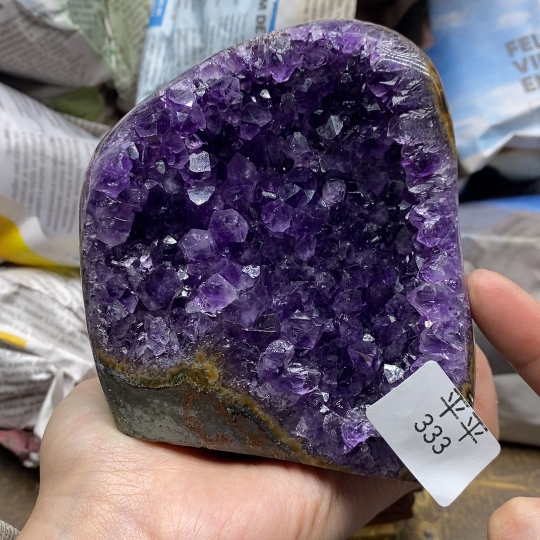 紫晶乌拉圭未镶嵌