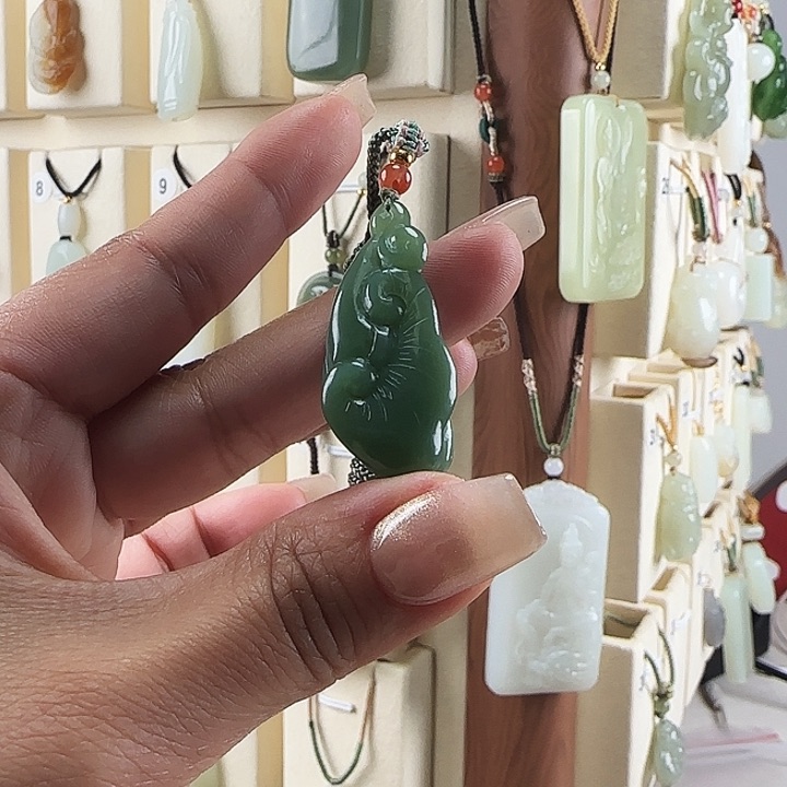 和田玉颈饰未镶嵌