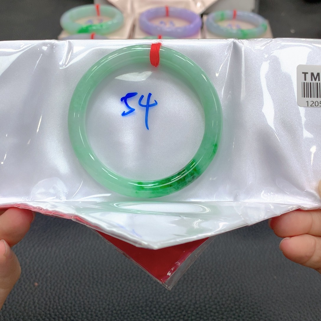 翡翠未镶嵌手镯24