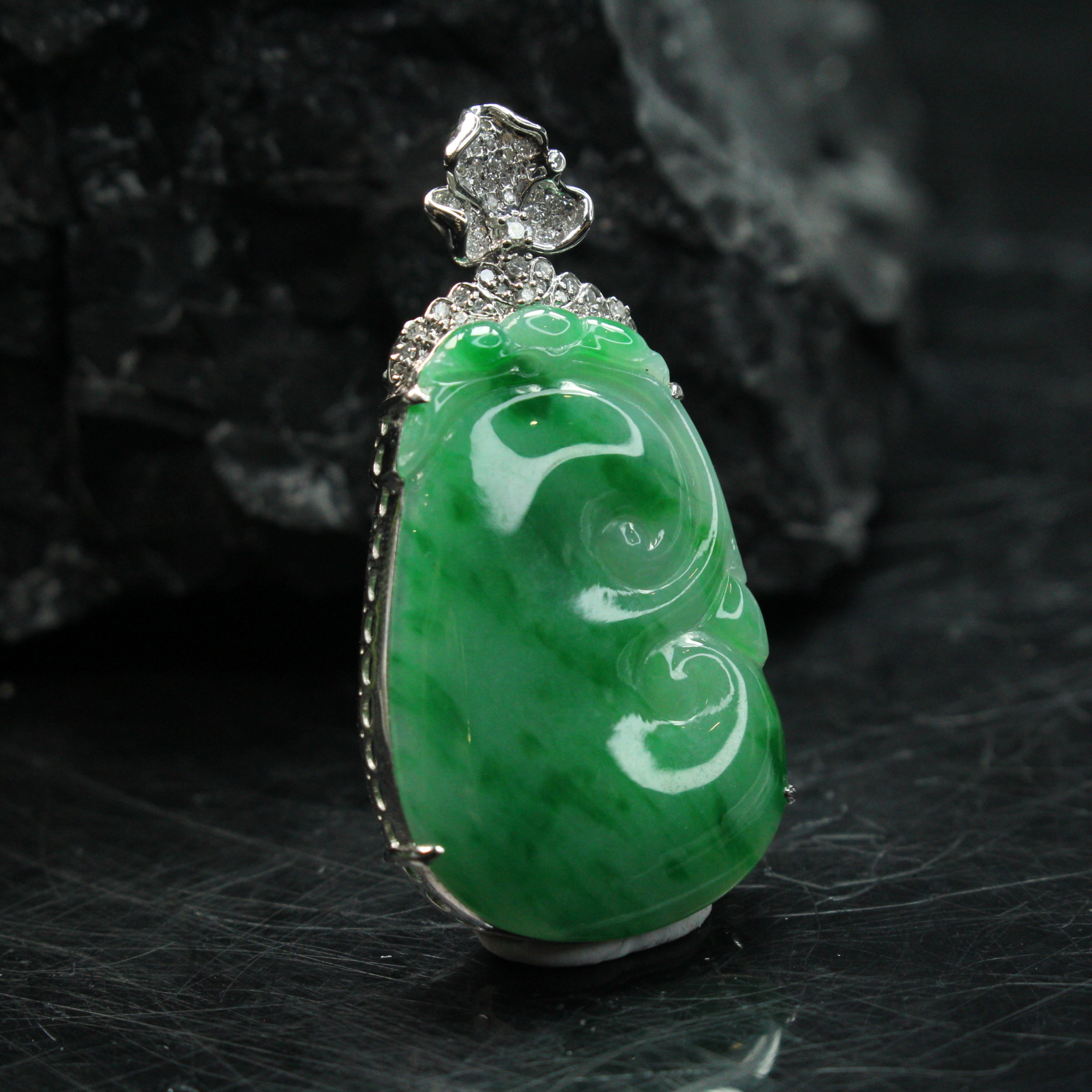 ZB41天然缅甸翡翠A货满绿如意吊坠/300270嘉禾臻宝拍卖