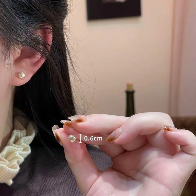 合金无非金属耳饰 爆款米色极光珍珠耳钉时尚设计感耳环