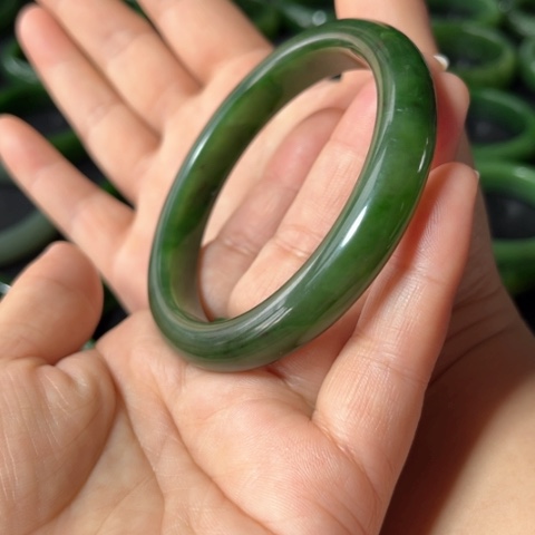 和田玉（碧玉）手镯未镶嵌