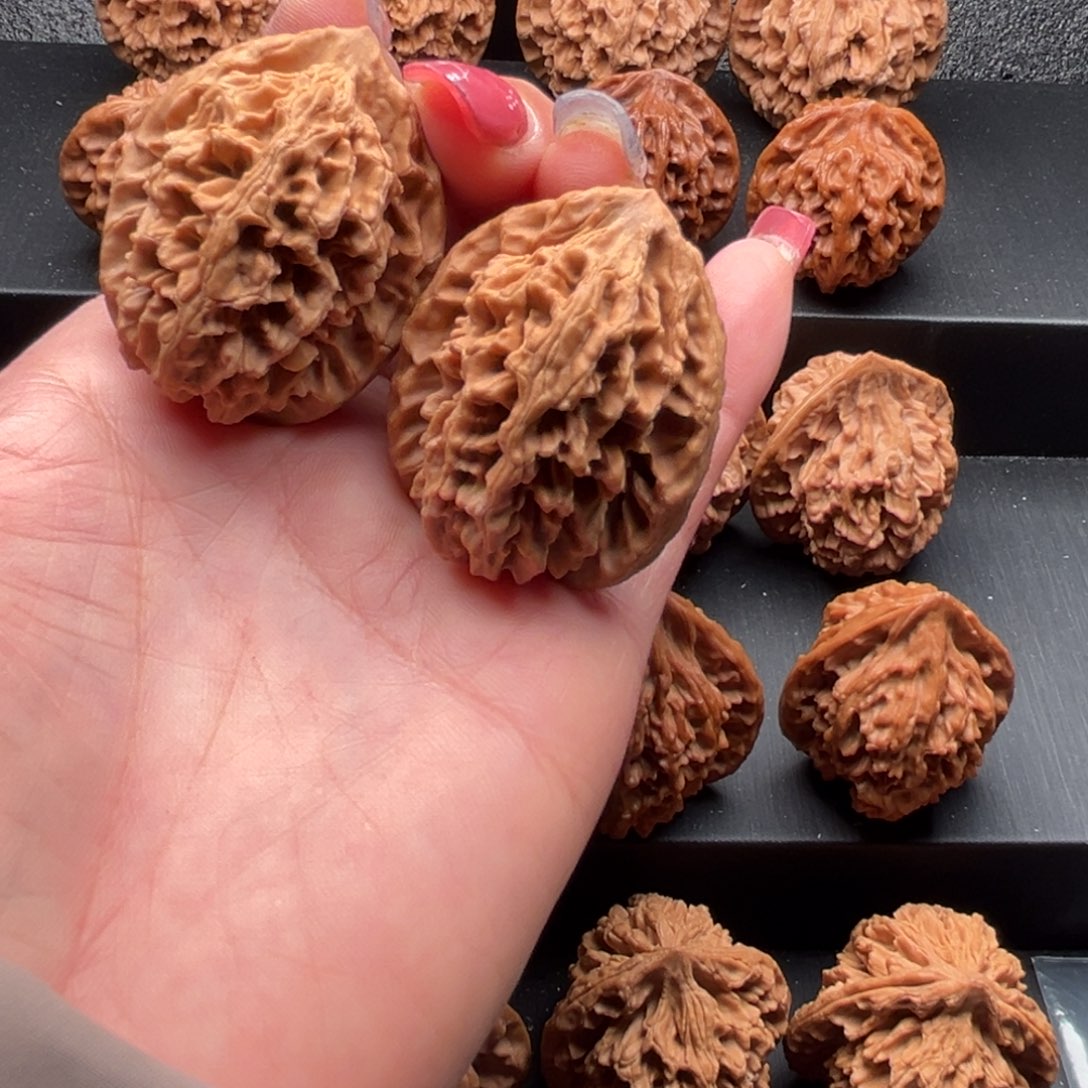 华***飞把件文玩核桃大龙纹