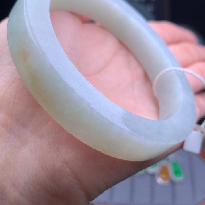 未镶嵌翡翠手镯定制翡翠