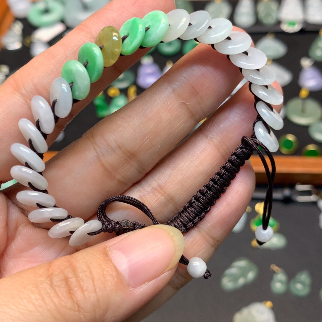 翡翠未镶嵌手串有纹裂