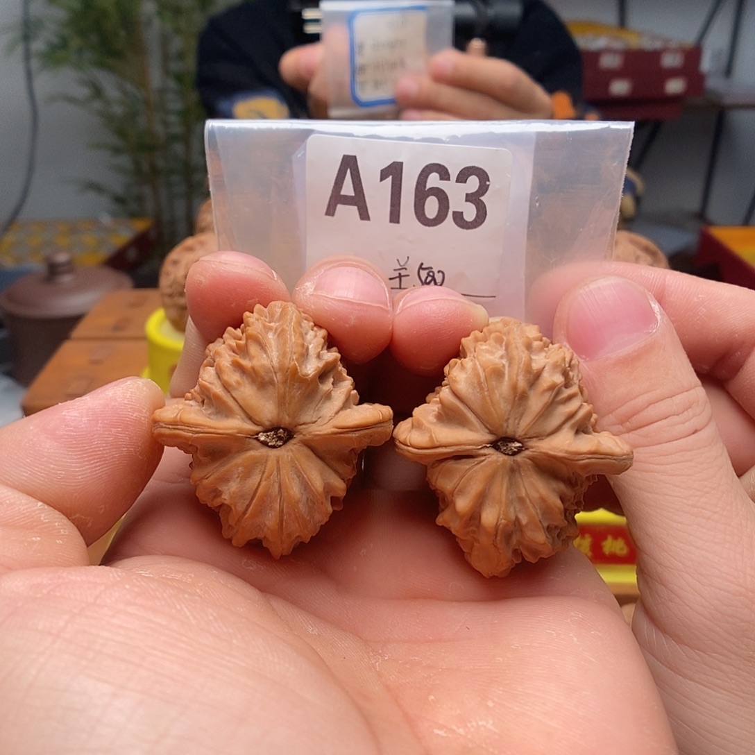 文玩核桃吊坠马老四38