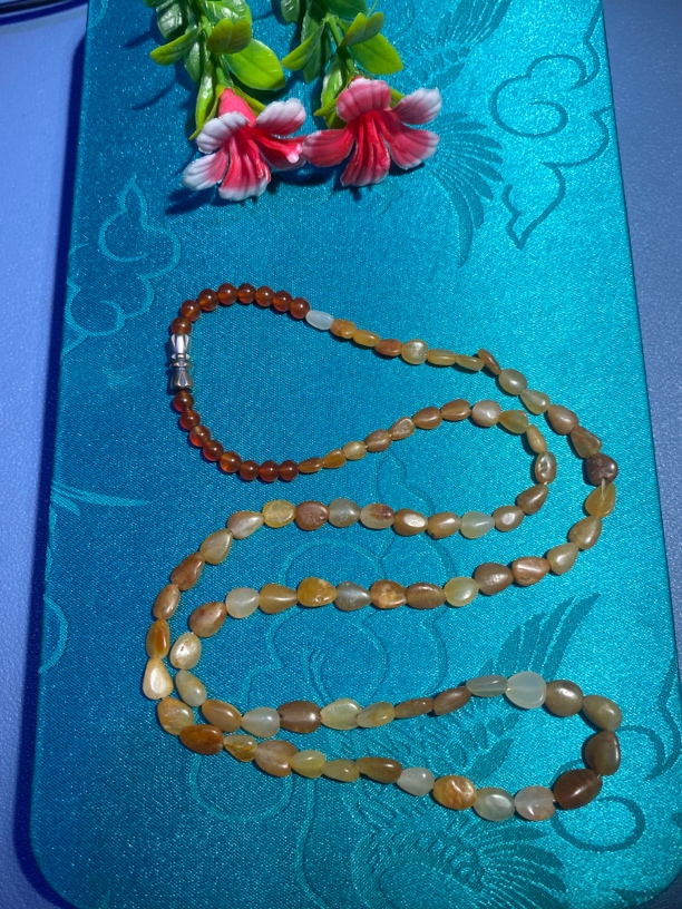 新疆和田玉，真皮微修，红沁沁熟，13.6克