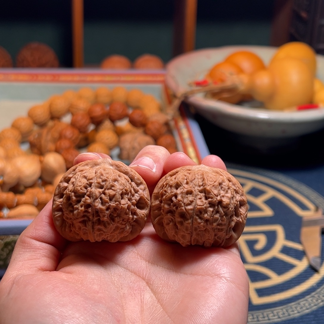 把件桃核38尺血麒麟