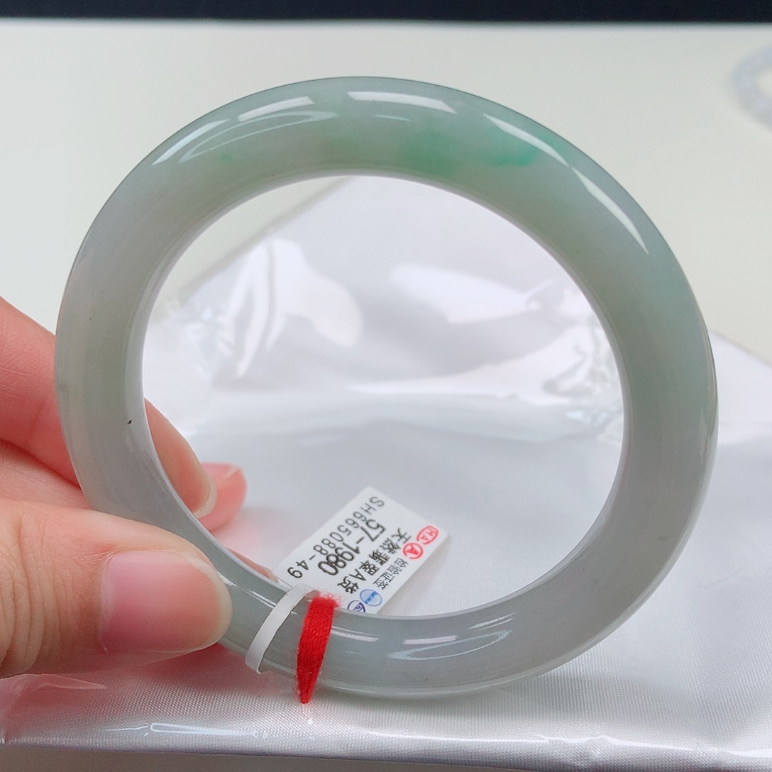 翡翠手镯未镶嵌57圆条