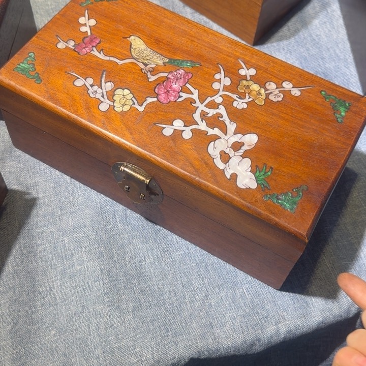 贡木首饰盒的的的的