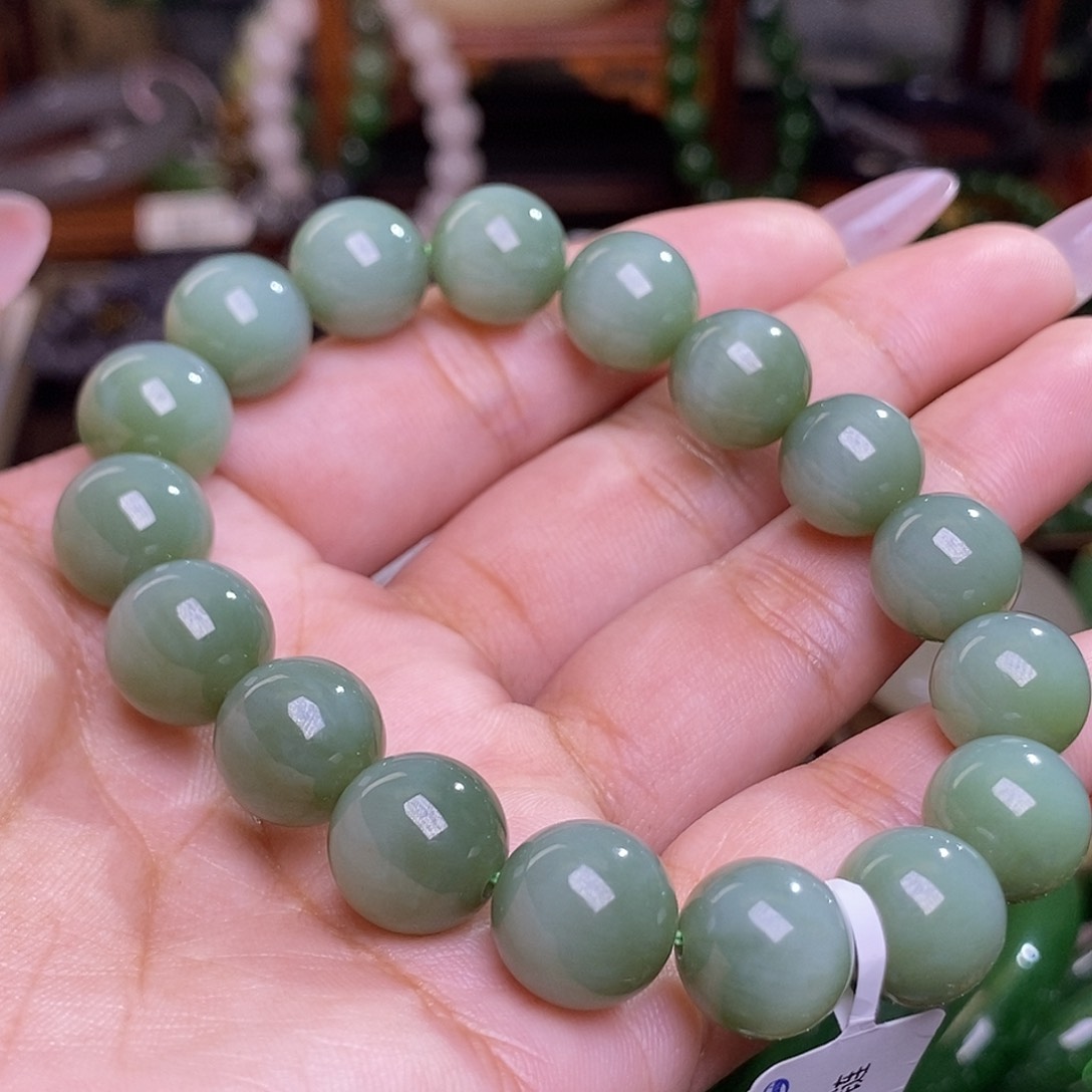 和田玉碧玉粉青特细老料约12mm手串未镶嵌