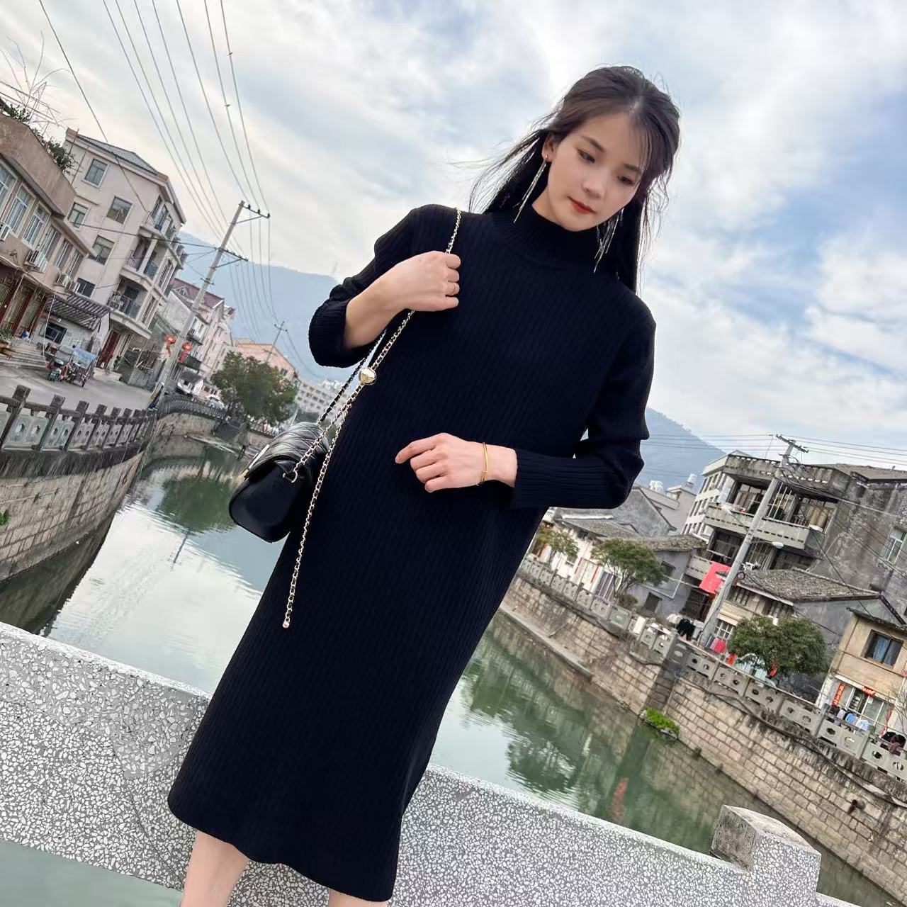 秋冬季  高领-圆领时尚百搭纯色长袖加厚针织连衣裙---0255