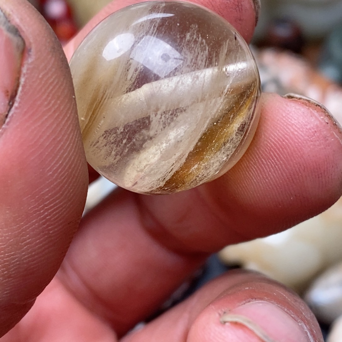 DIY琉璃珠子的颜色是蓝色的