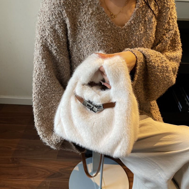 2025秋冬新款仿皮草包包女韩式小众背心手拎包时尚单肩斜挎毛绒包