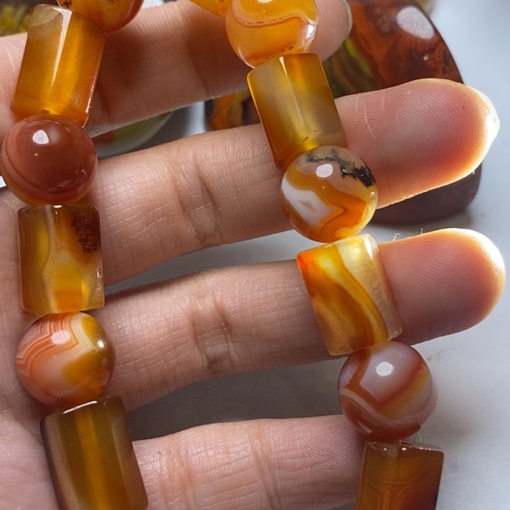 玛瑙/玉髓颈饰未镶嵌