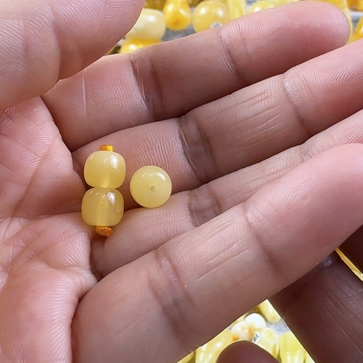 仚***冚蜜蜡未镶嵌裸石21杂