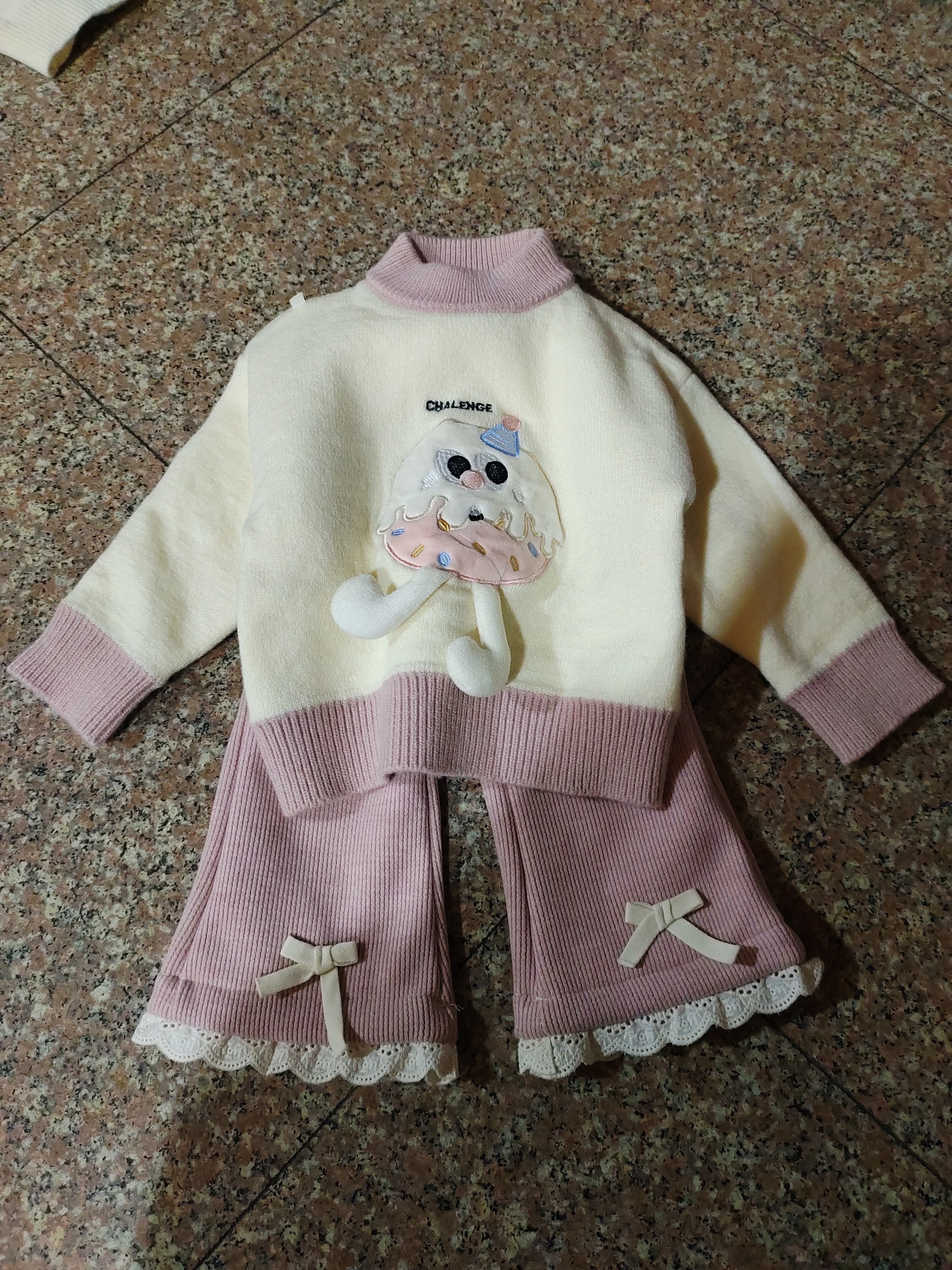 女童一体绒毛衣卡通加绒加厚针织衫保暖内搭上衣