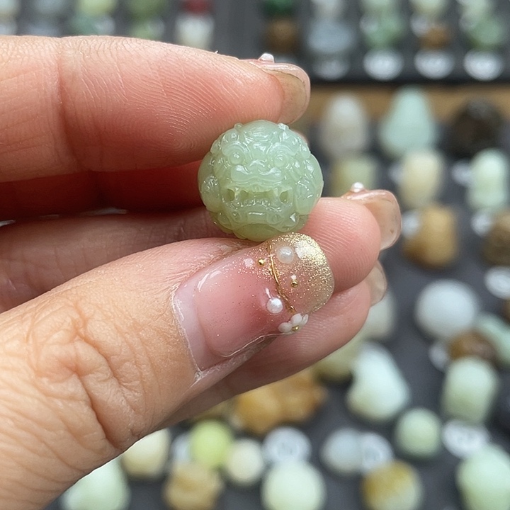 颈饰未镶嵌和田玉飞*俄青貔貅珠子定制