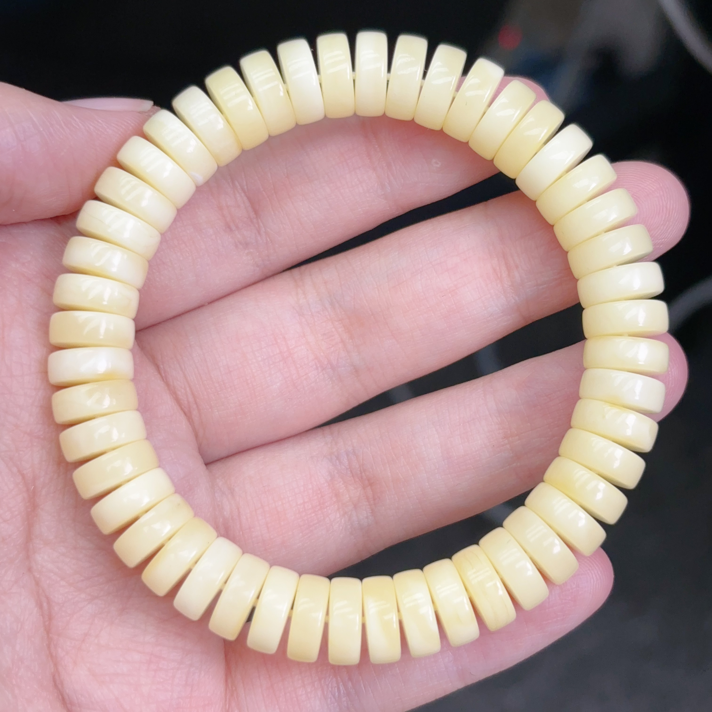 白花蜜白蜡10mm精工直切药片蜜蜡手串（431号）