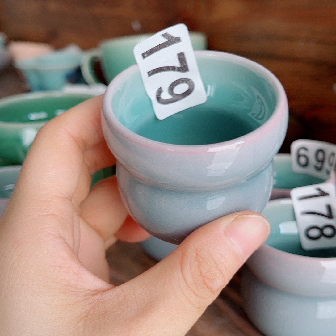 青瓷哈哈哈哈哈哈哈哈哈哈