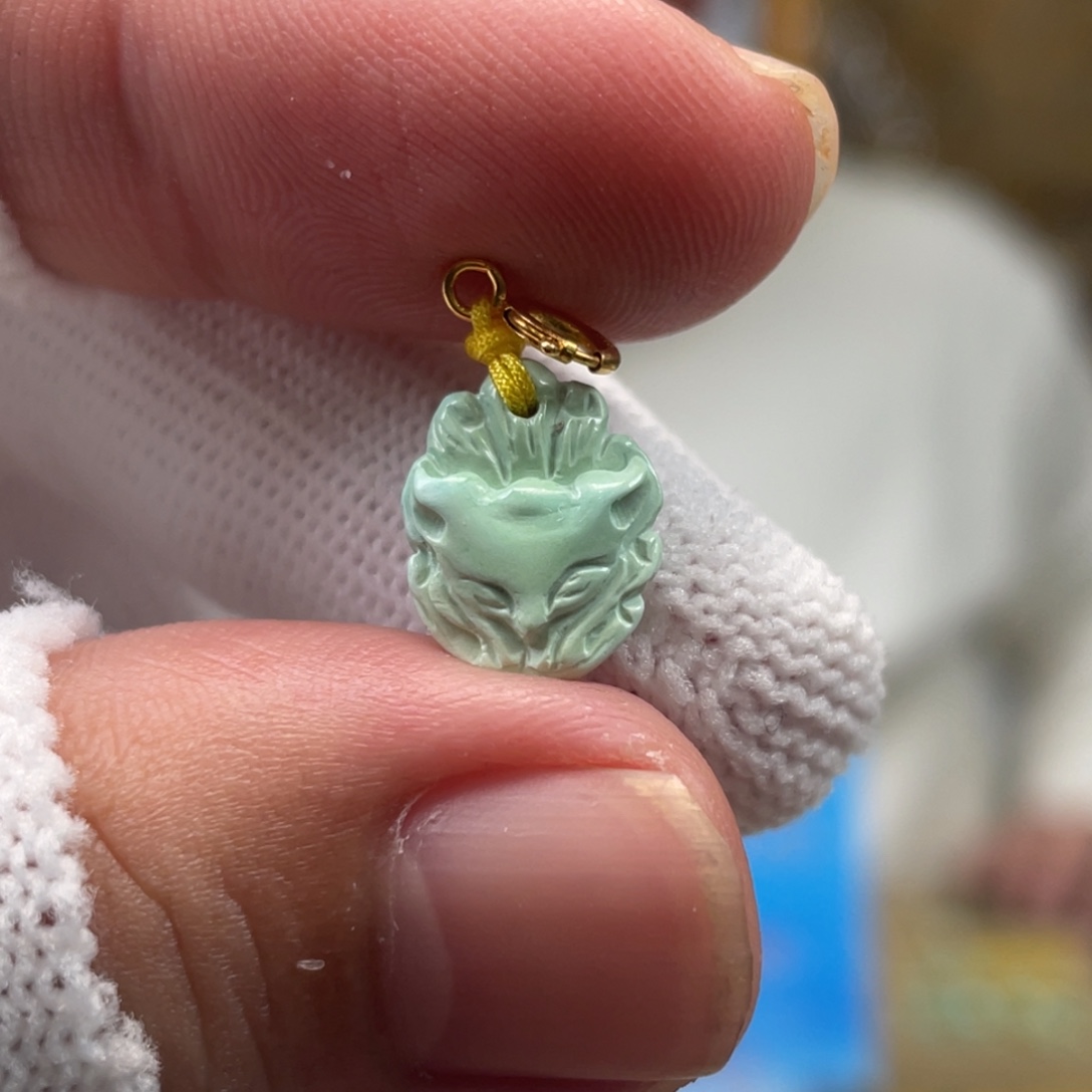 绿松石未镶嵌挂件