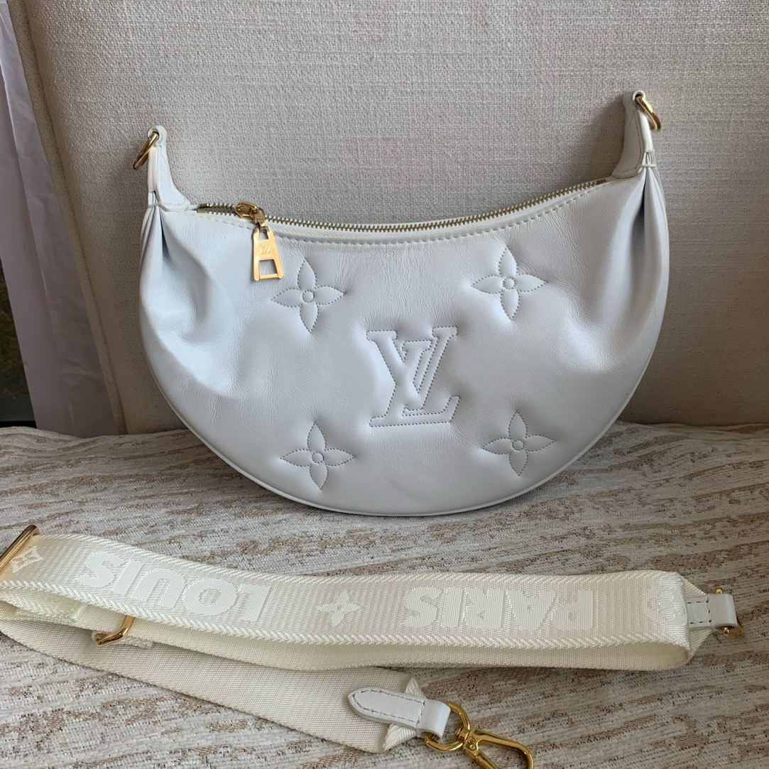 95新 LouisVuitton/路易威登 95新-白色全皮压纹月亮包
