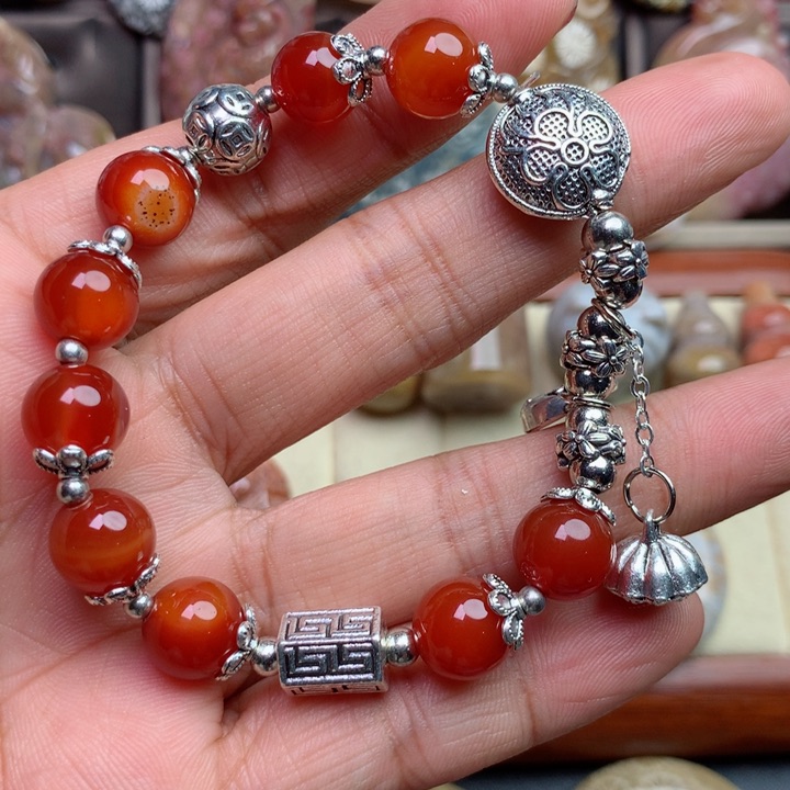 硅化珊瑚（珊瑚玉）颈饰未镶嵌