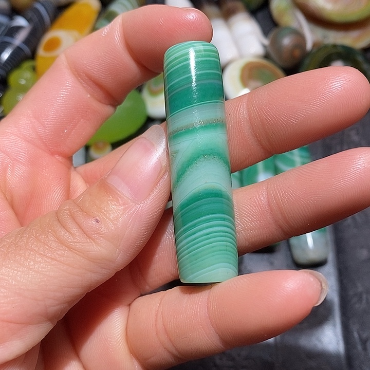 豆***粒玛瑙/玉髓合金颈饰