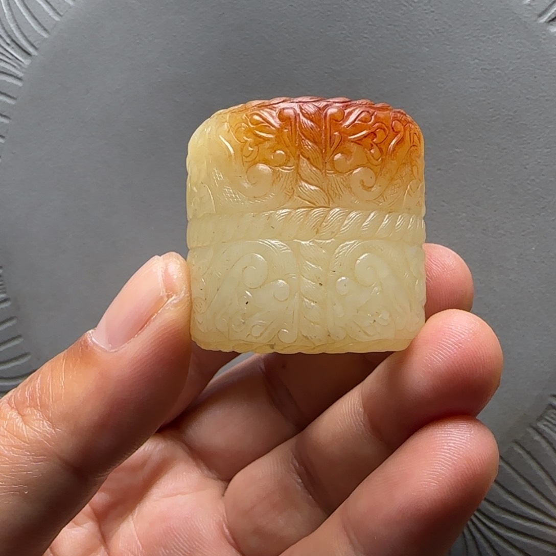 和田玉挂件未镶嵌人**值